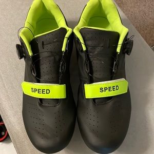 Speed cycling shoe